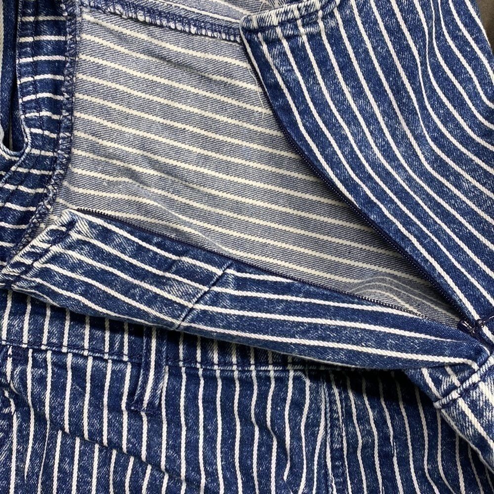 Universal Threads Blue Railroad Cropped Overalls Raw Hem Size 4/27 - Picture 10 of 10